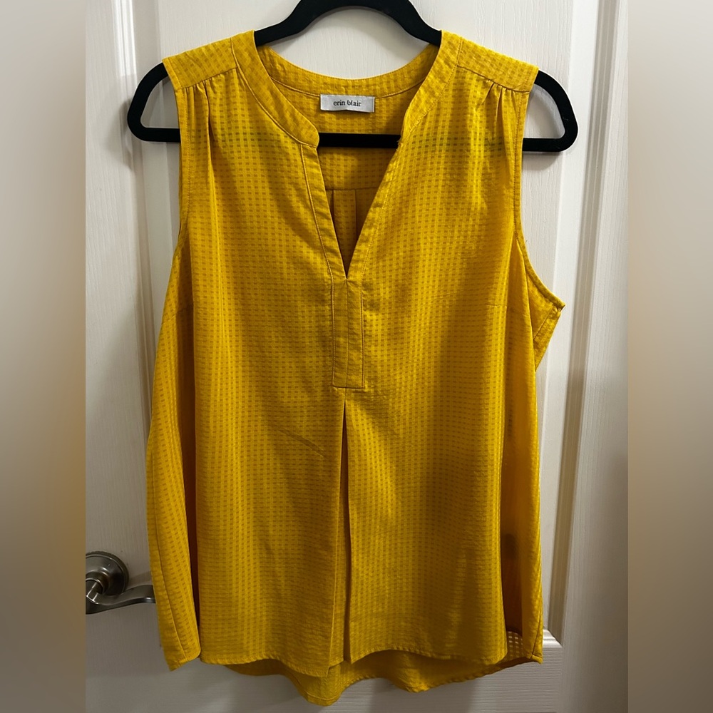 Erin Blair sleeveless blouse, size large. 100% polyester